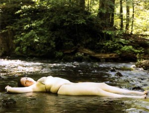 Jenny Gage, Helen, 2001. Color photograph, 76 x 100 cm. Courtesy Luhring Augustine, New York