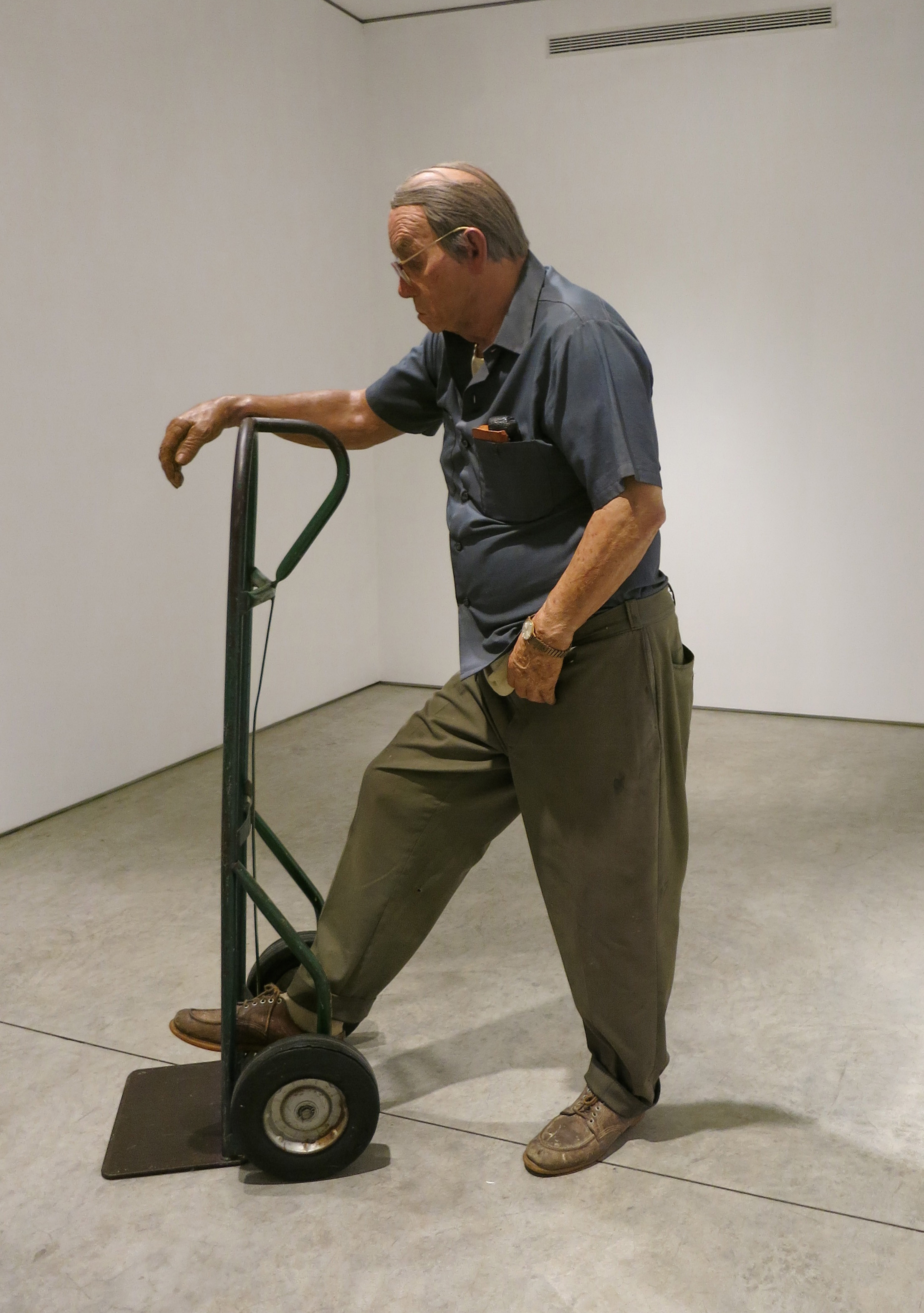 Duane Hanson’s ‘Man with Handtruck’ at George Adams Gallery – new york ...